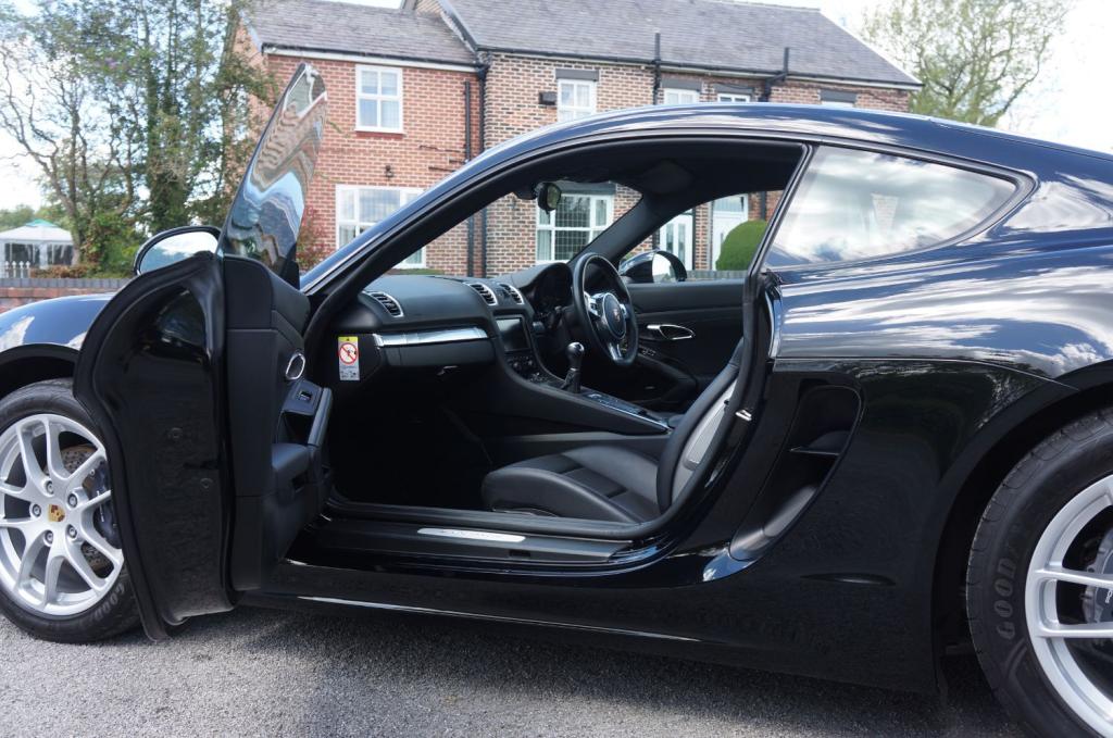 PORSCHE CAYMAN