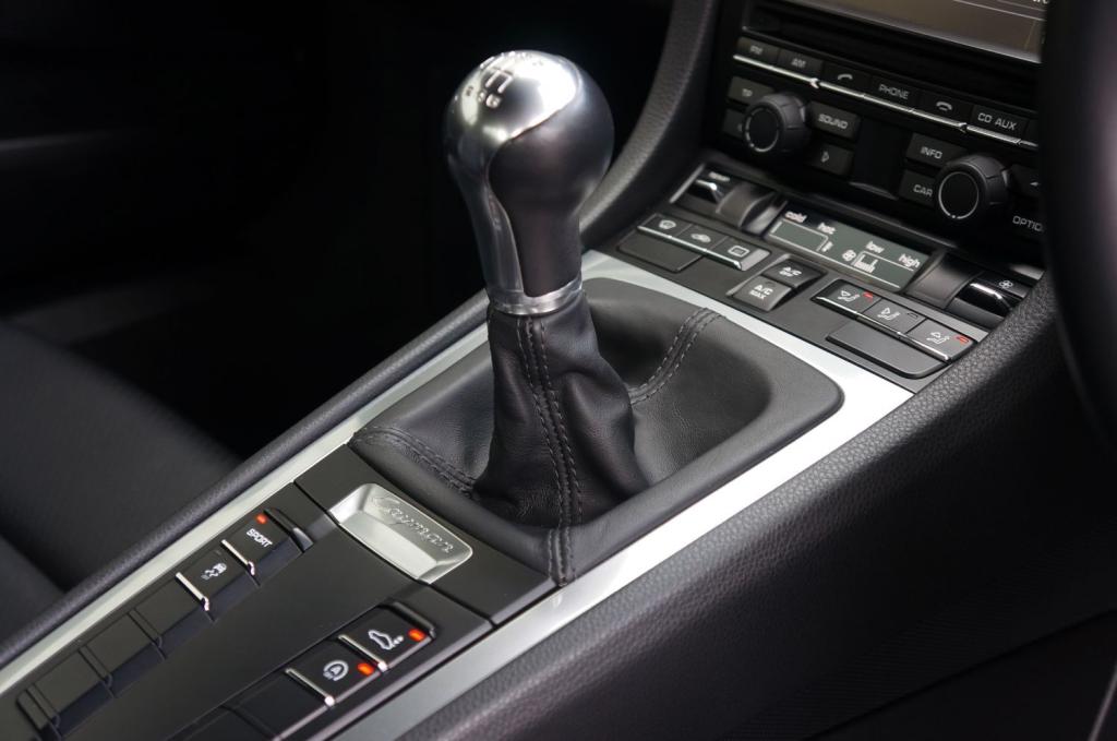 PORSCHE CAYMAN