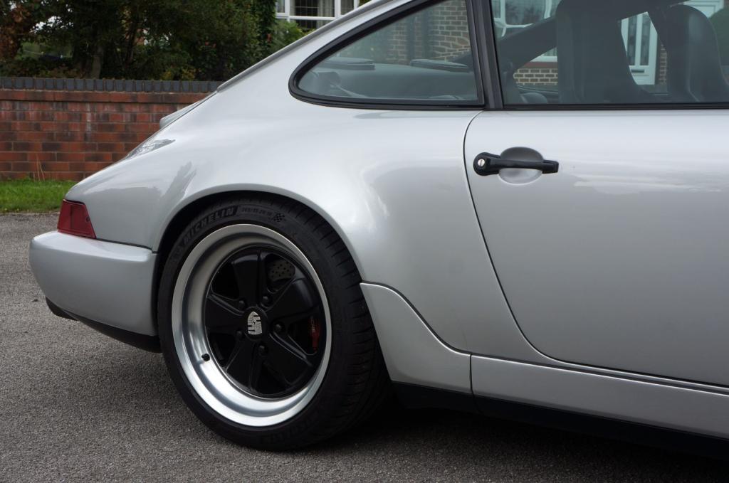PORSCHE 911 CLASSIC