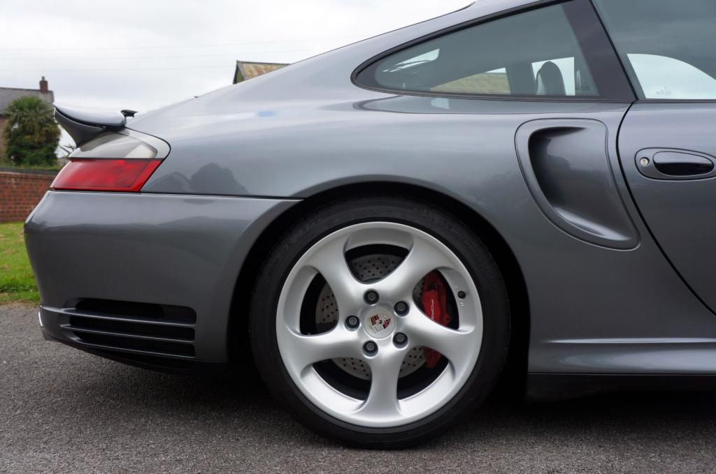 PORSCHE 911 MK 996