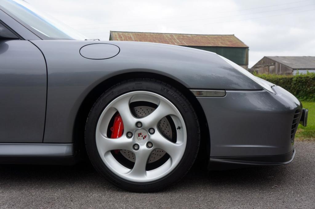 PORSCHE 911 MK 996