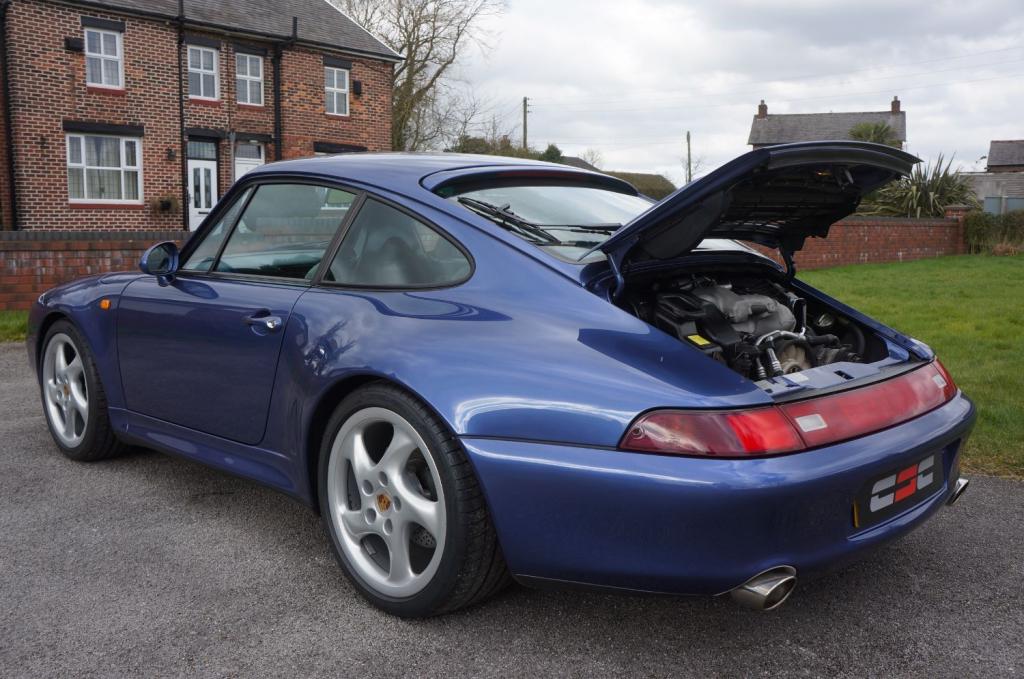 PORSCHE 911