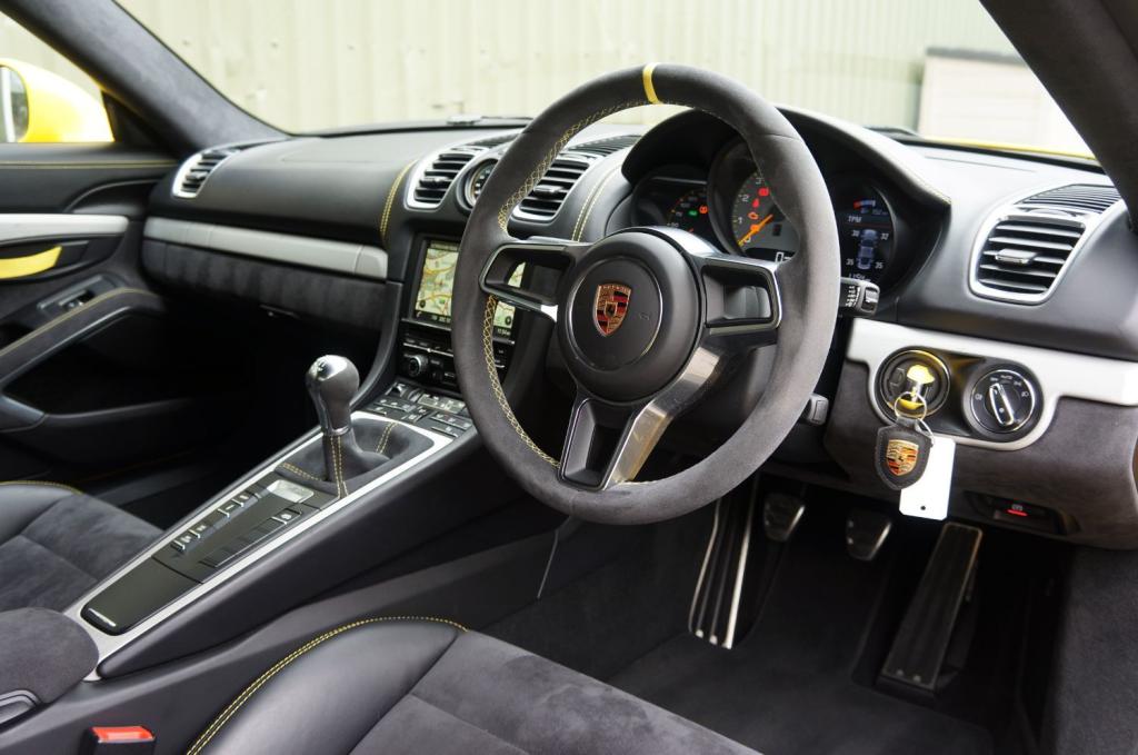 PORSCHE CAYMAN