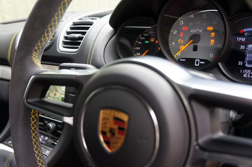 PORSCHE CAYMAN