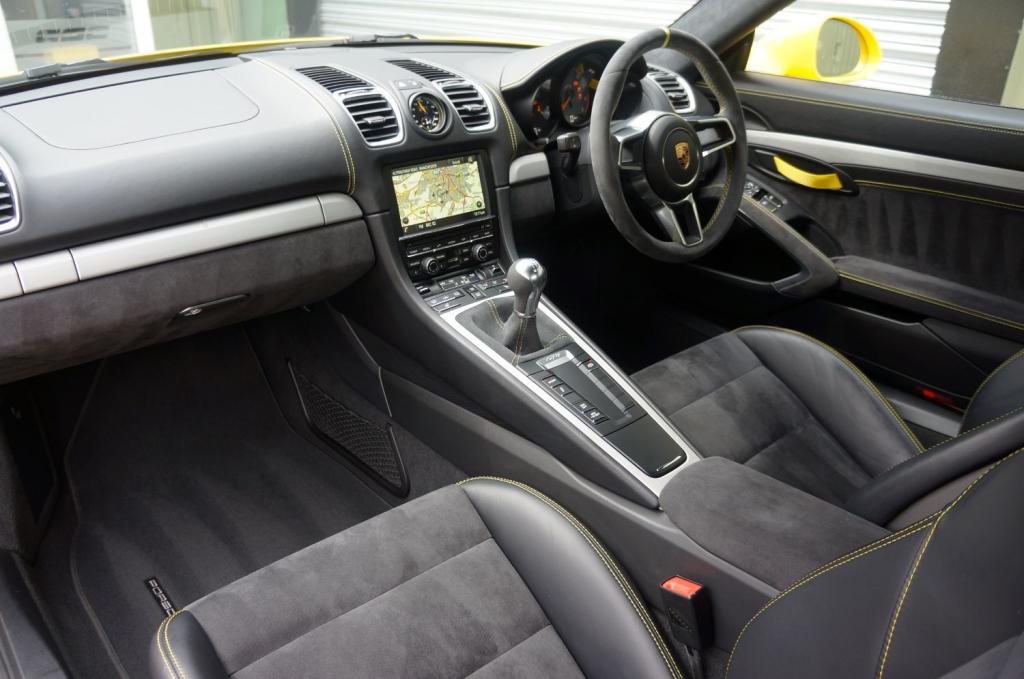PORSCHE CAYMAN
