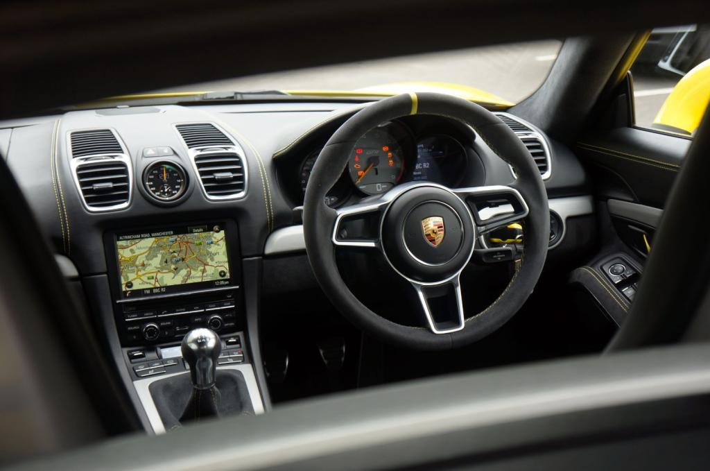 PORSCHE CAYMAN
