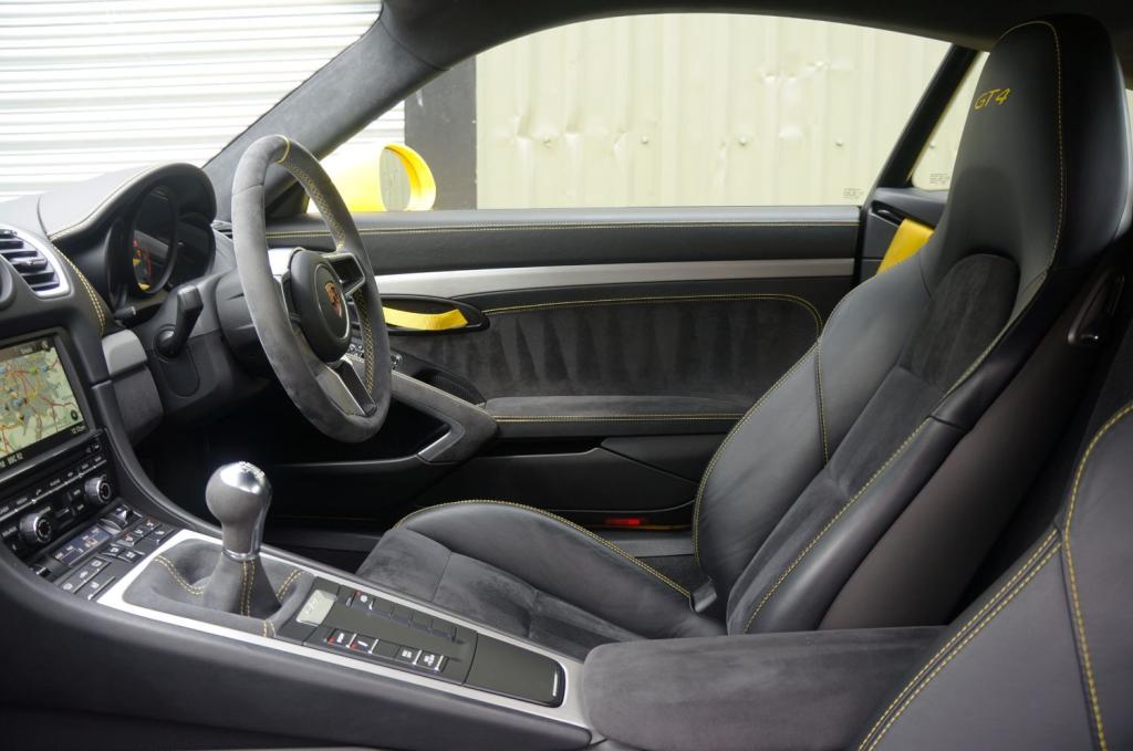 PORSCHE CAYMAN