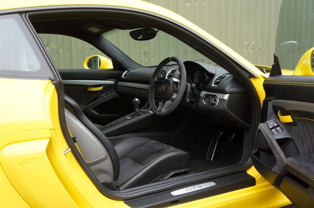 PORSCHE CAYMAN