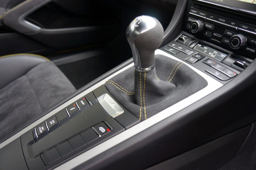 PORSCHE CAYMAN