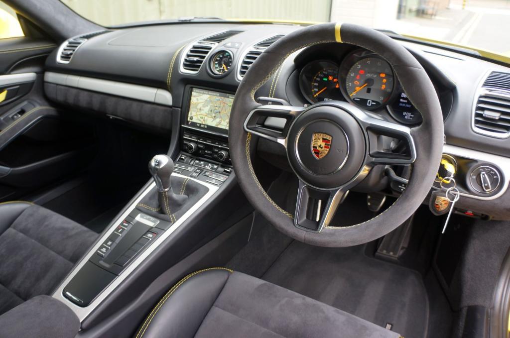 PORSCHE CAYMAN