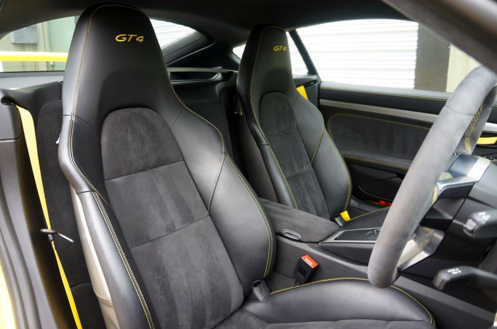 PORSCHE CAYMAN