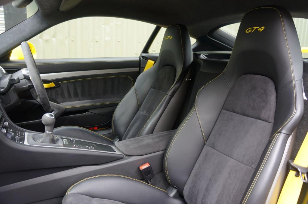 PORSCHE CAYMAN