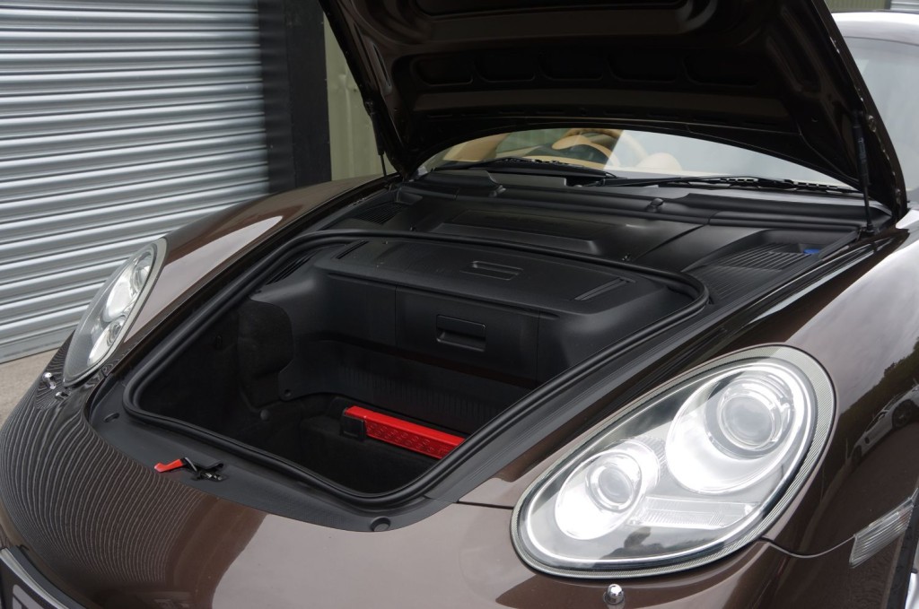 PORSCHE CAYMAN