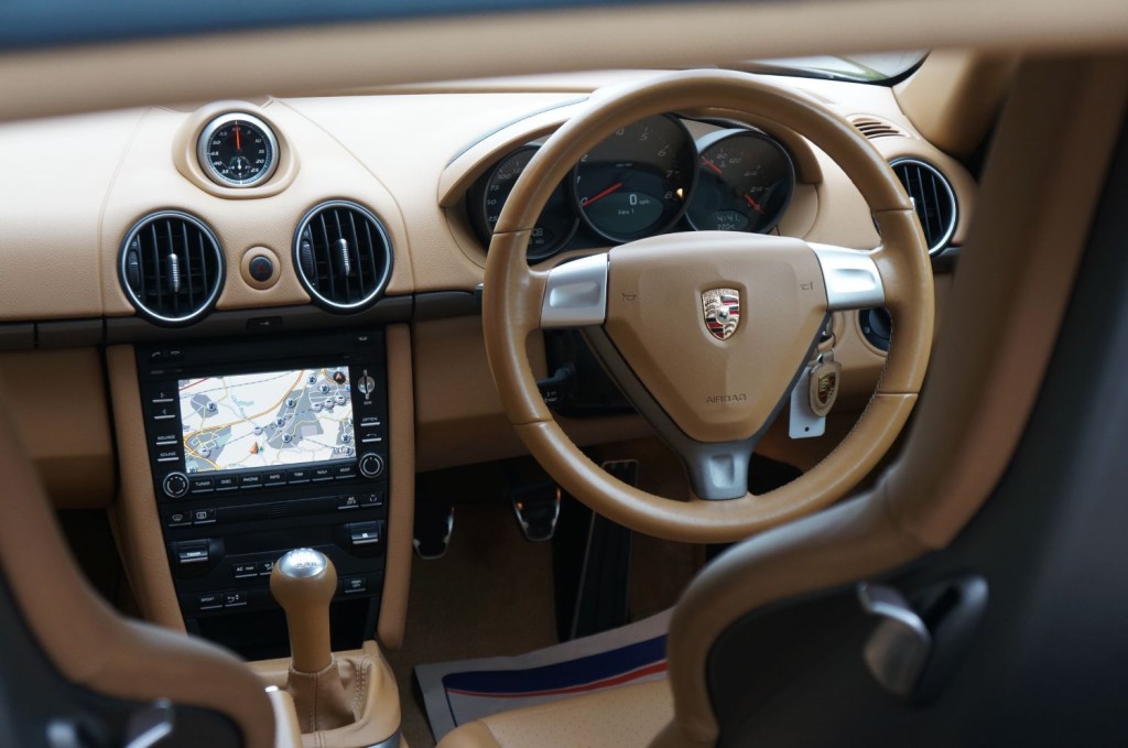 PORSCHE CAYMAN