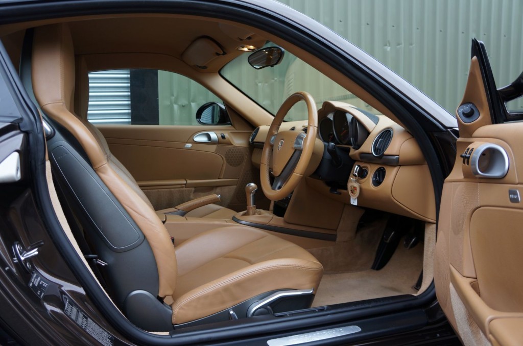 PORSCHE CAYMAN