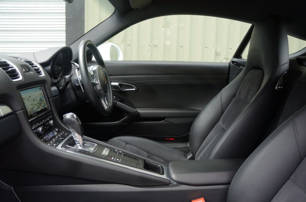 PORSCHE CAYMAN
