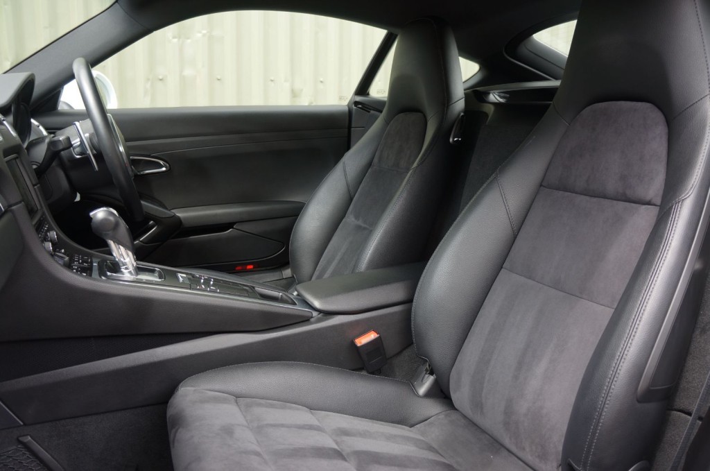 PORSCHE CAYMAN