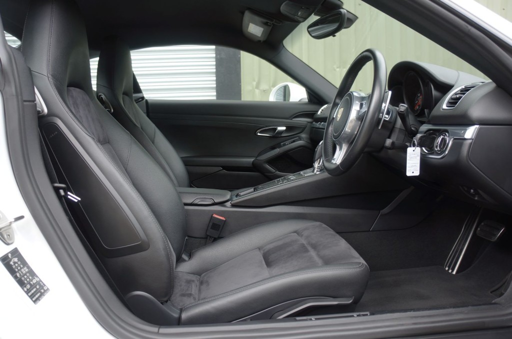 PORSCHE CAYMAN