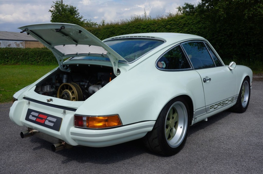 PORSCHE 911