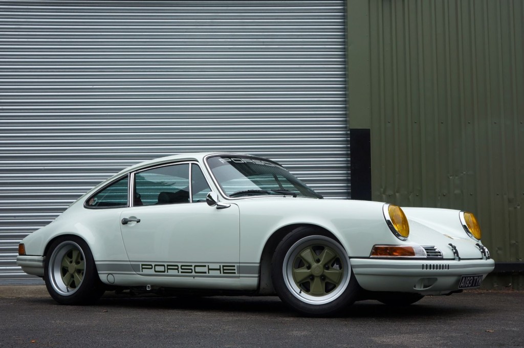 PORSCHE 911