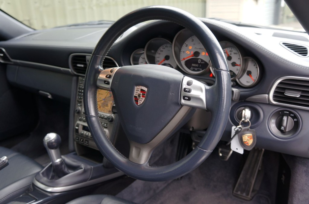 PORSCHE 911