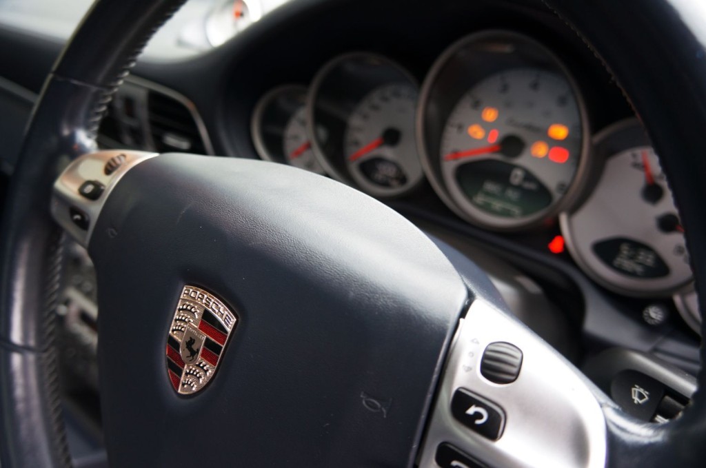 PORSCHE 911