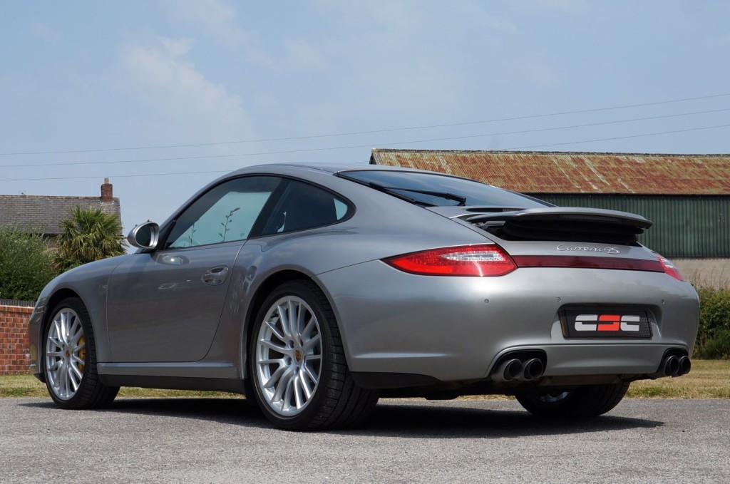 PORSCHE 911