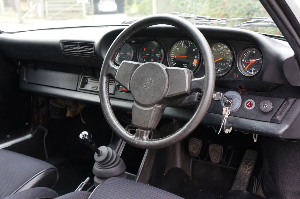 PORSCHE 911 CLASSIC