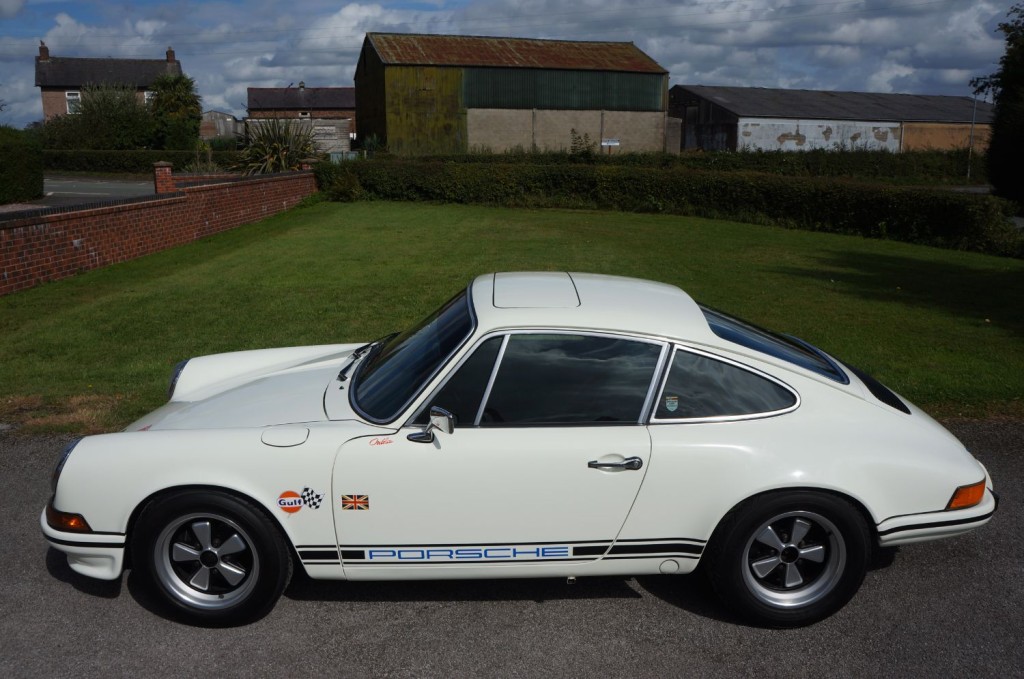 PORSCHE 911 CLASSIC