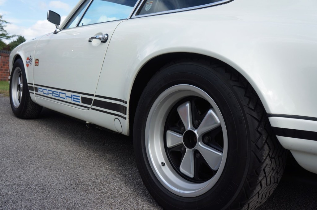 PORSCHE 911 CLASSIC