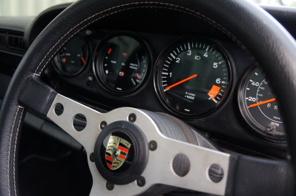 PORSCHE 911 CLASSIC