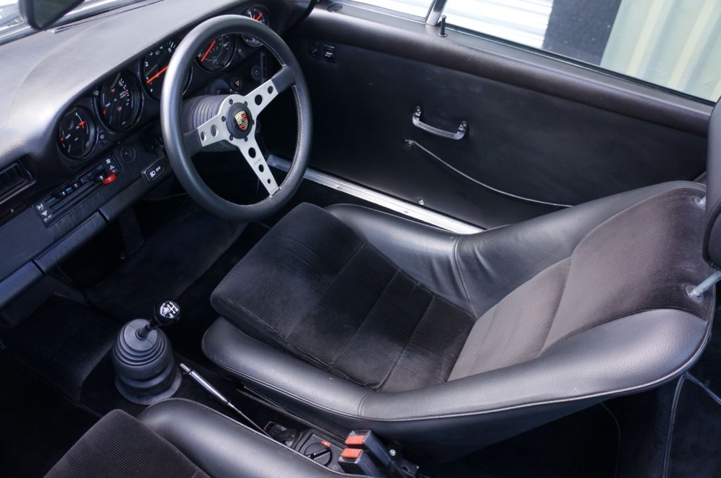 PORSCHE 911 CLASSIC