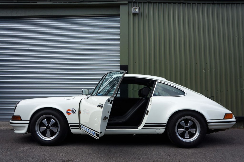 PORSCHE 911 CLASSIC