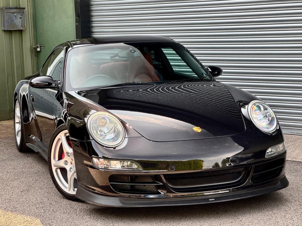 PORSCHE 911