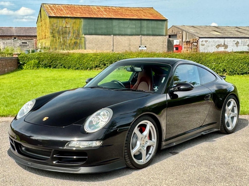 PORSCHE 911