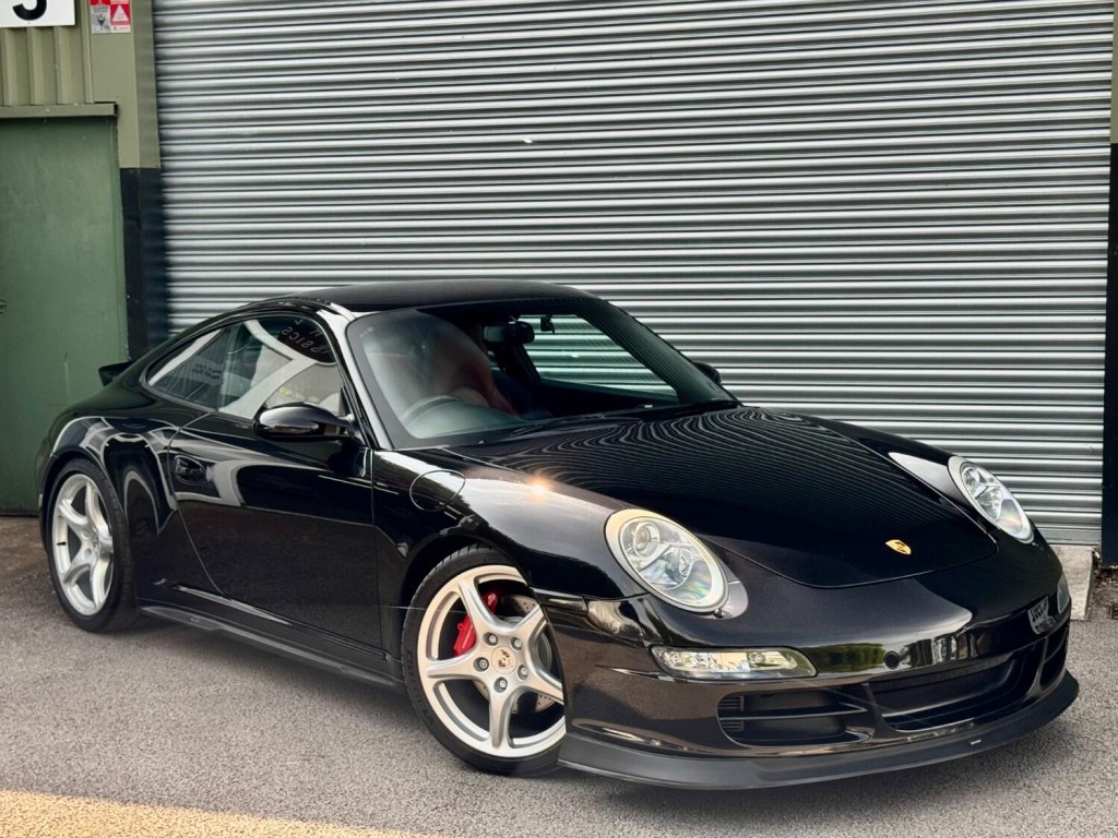 PORSCHE 911