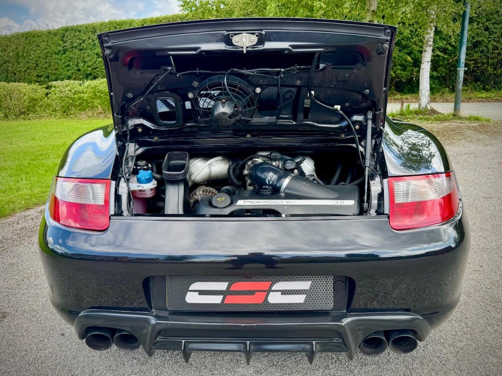 PORSCHE 911