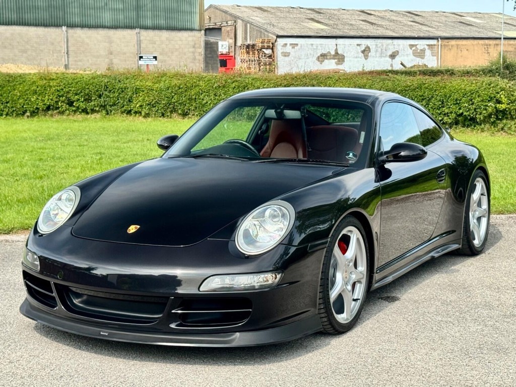 PORSCHE 911