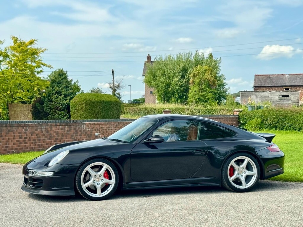 PORSCHE 911