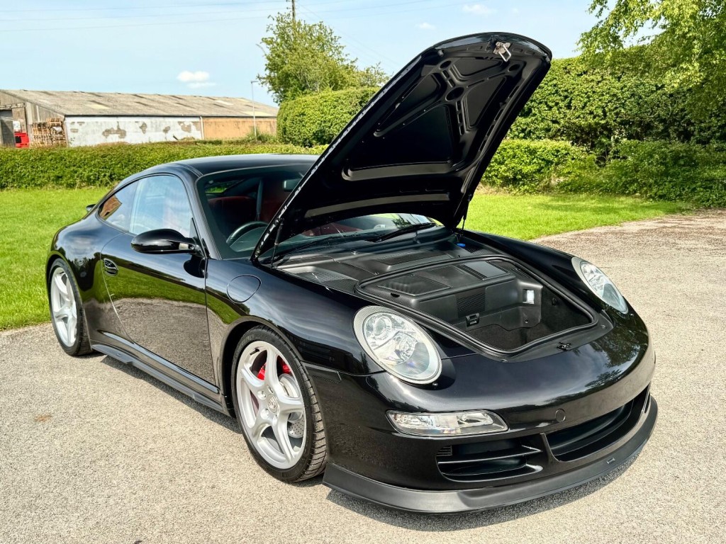 PORSCHE 911