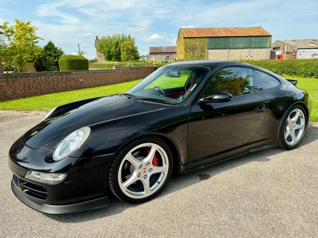 PORSCHE 911