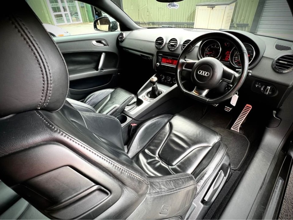 AUDI TT