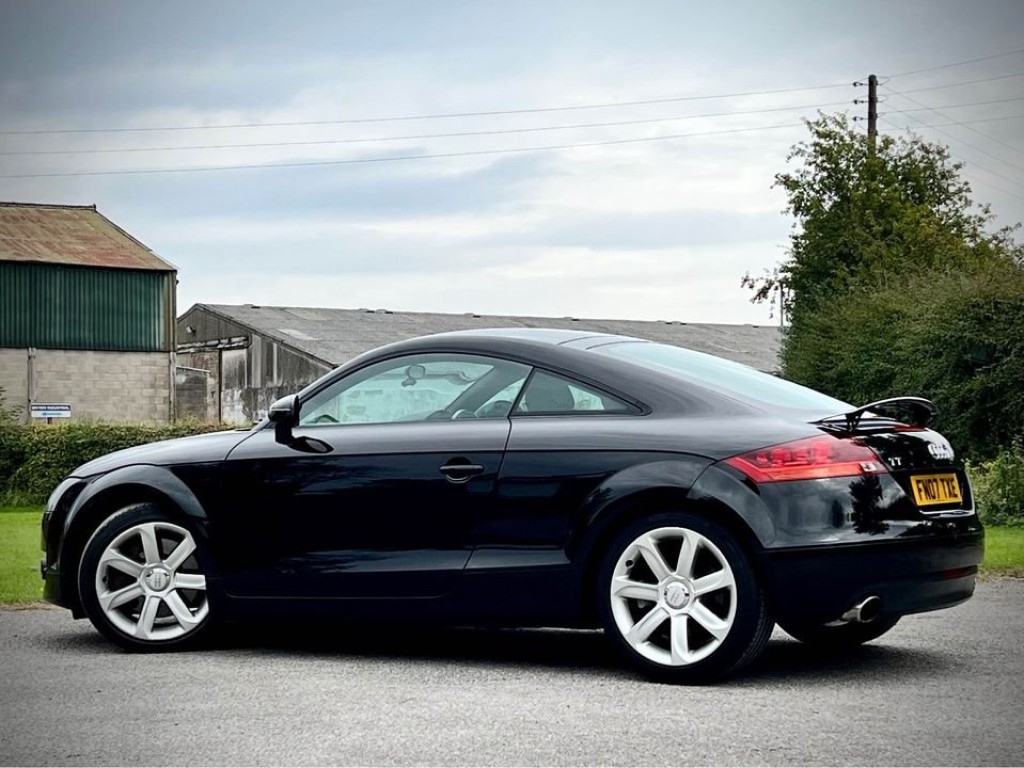 AUDI TT
