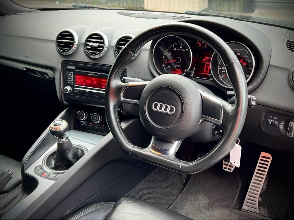 AUDI TT