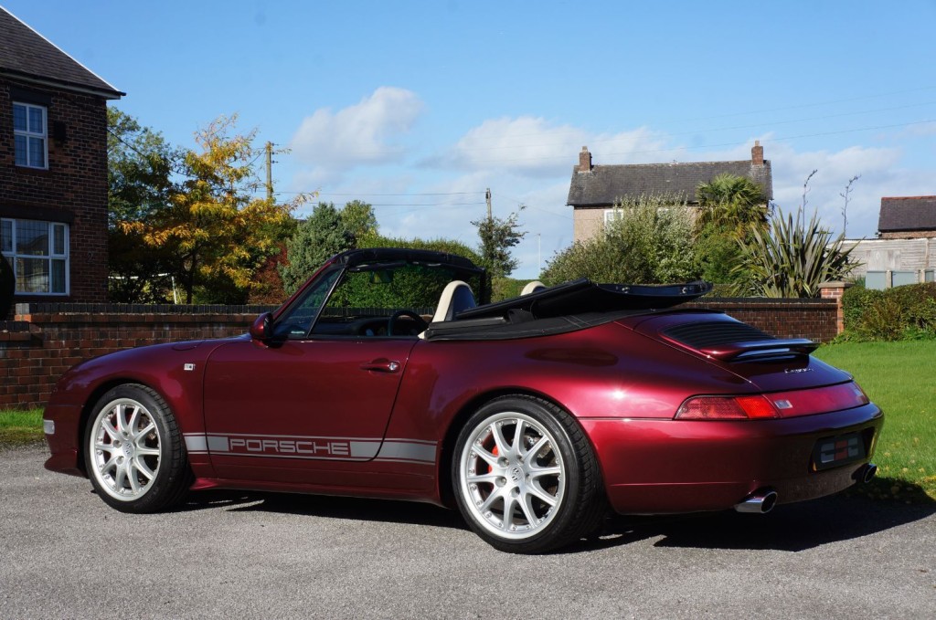 PORSCHE 911