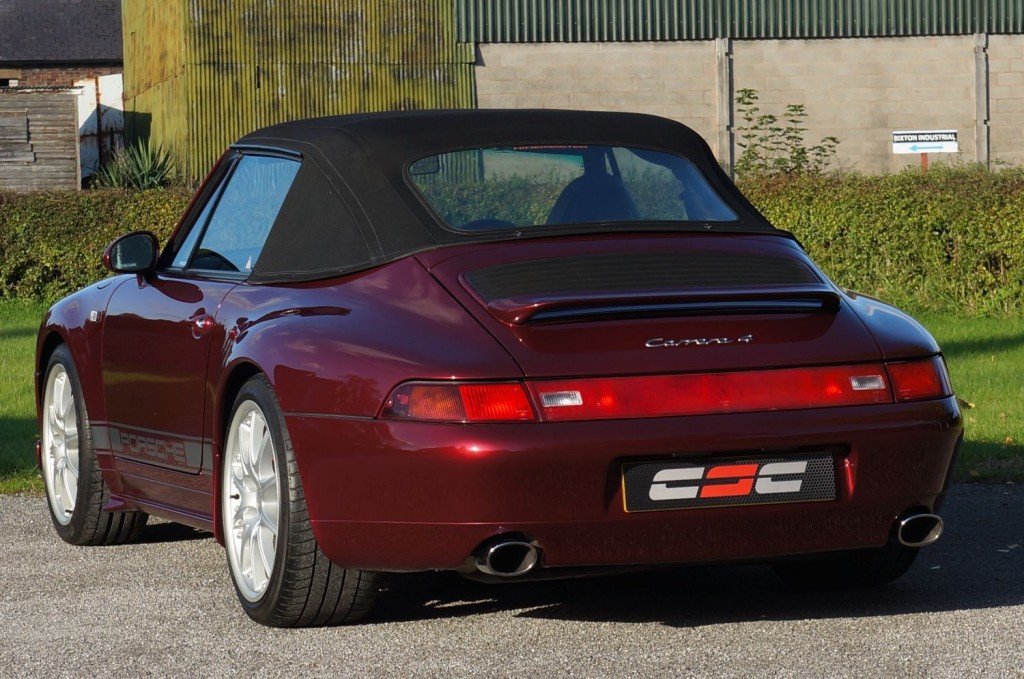PORSCHE 911