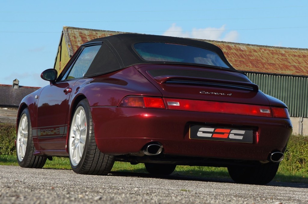 PORSCHE 911