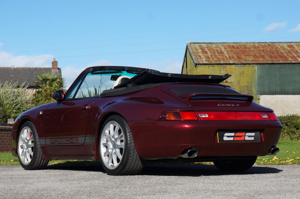 PORSCHE 911