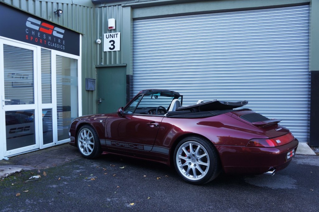 PORSCHE 911
