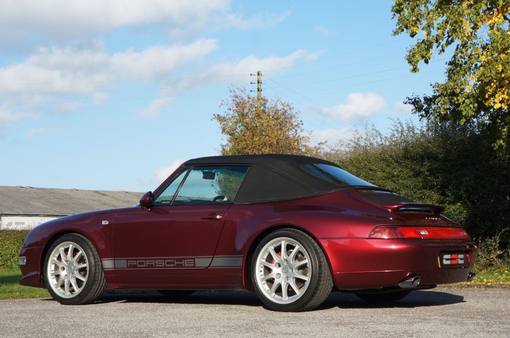 PORSCHE 911